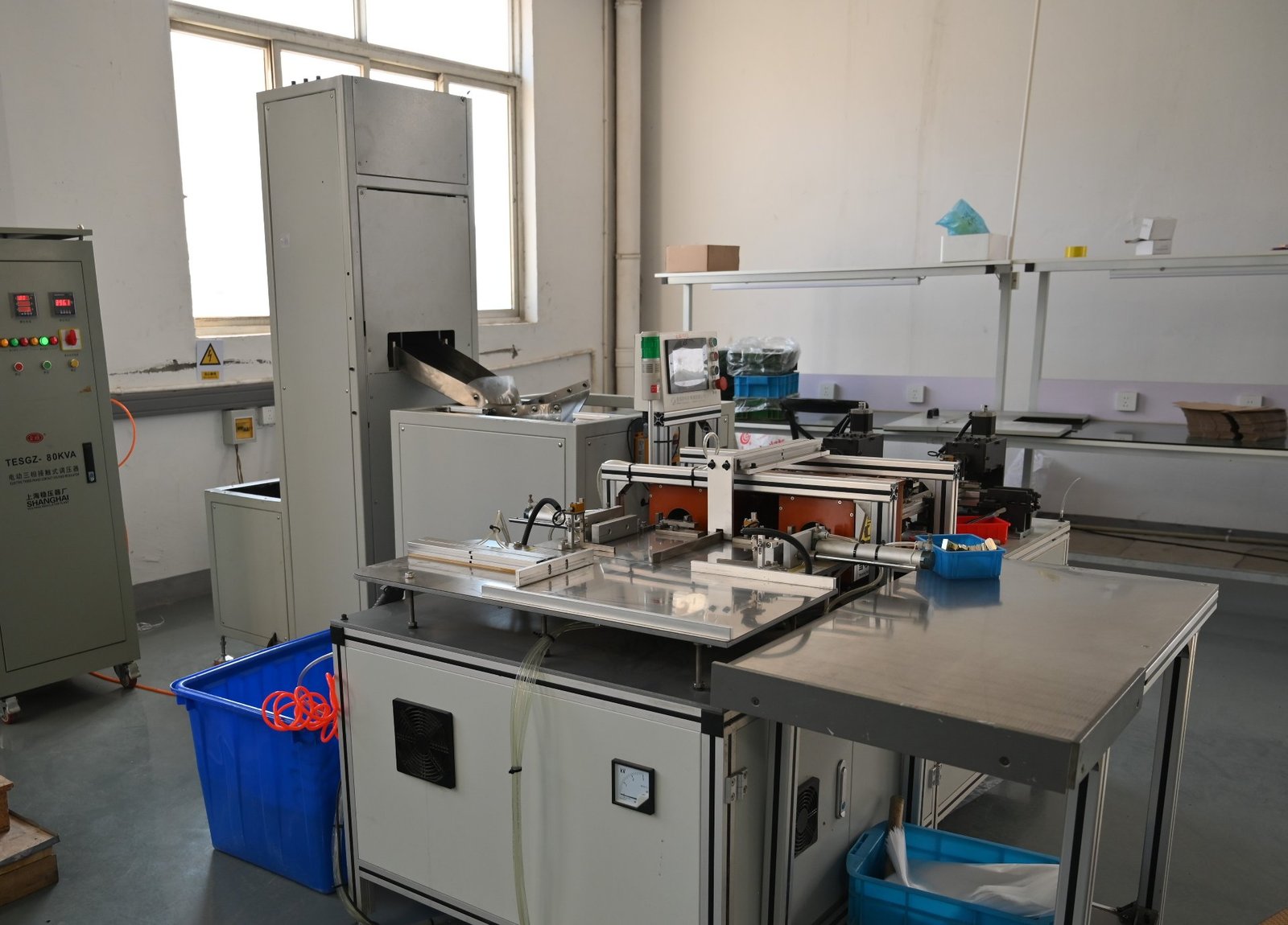 Automatic magnetiser for volume neodymium magnet production