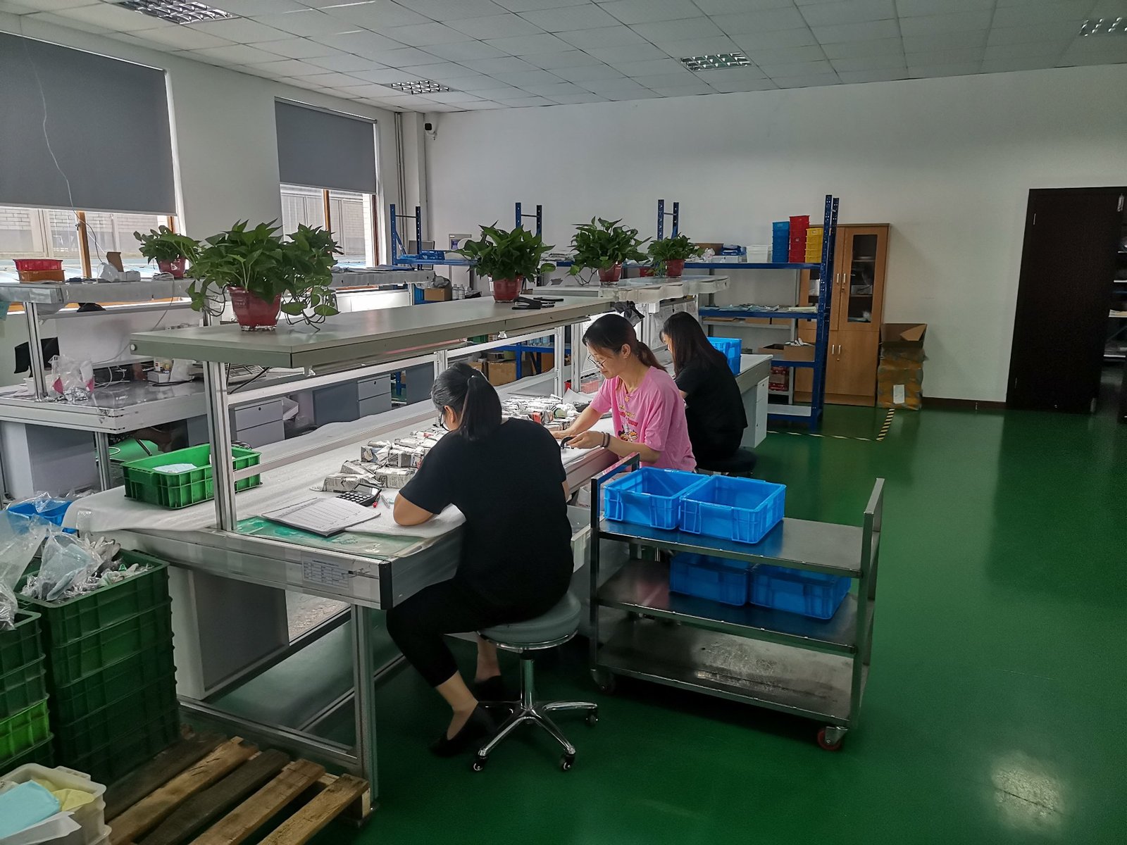 Packing area for finished neodymium magnets